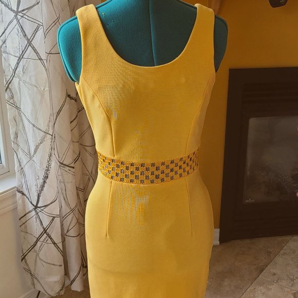 Dress - Picture 1 of 8